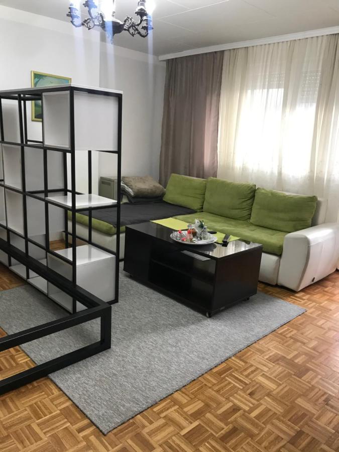 Dan i noc Lejlighed Banja Luka Eksteriør billede
